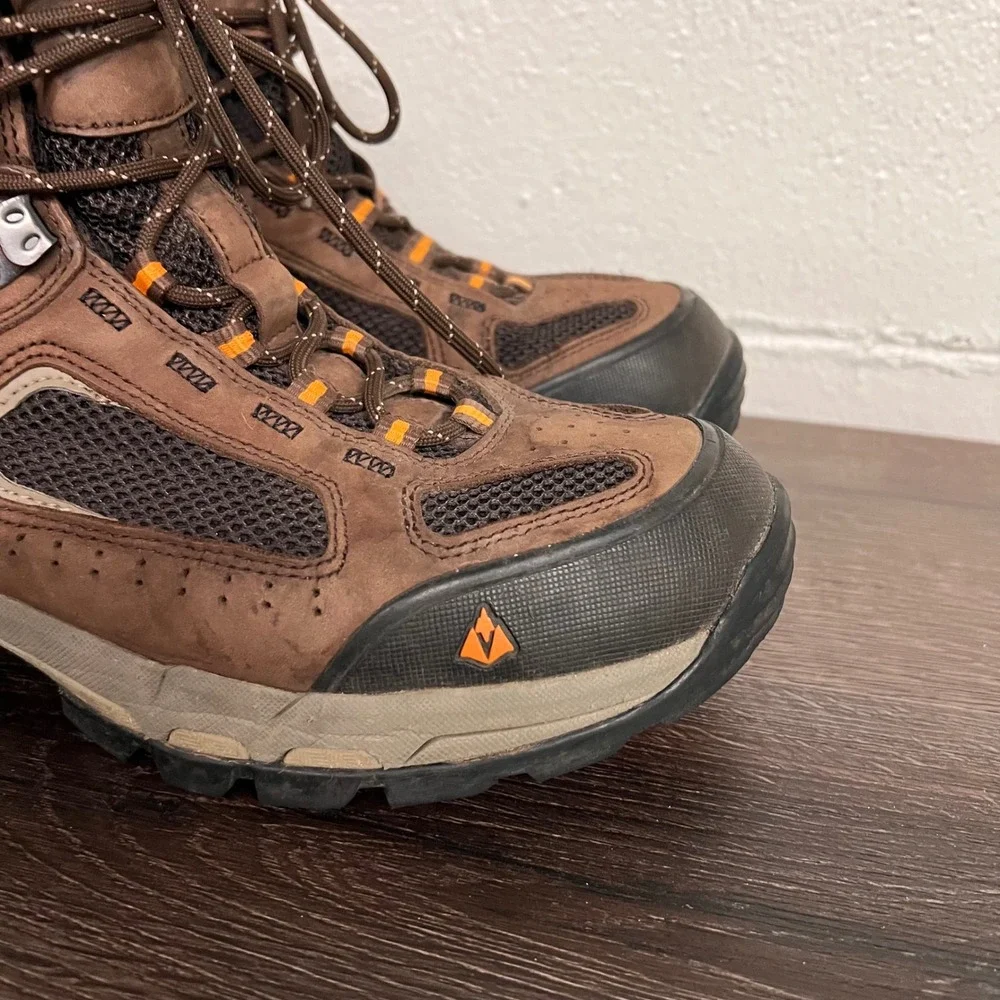 Vasque 7482 M Gore-Tex Hiking Boots Mens 10 M Brown Leather Vibram Waterproof
